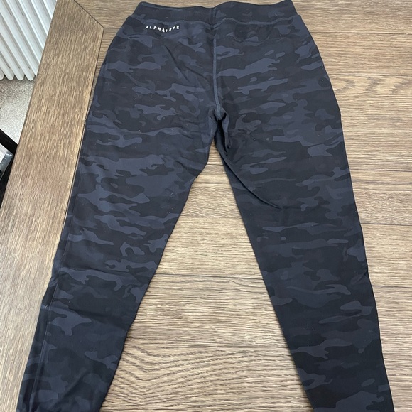 Alphalete Joggers - Picture 3 of 8